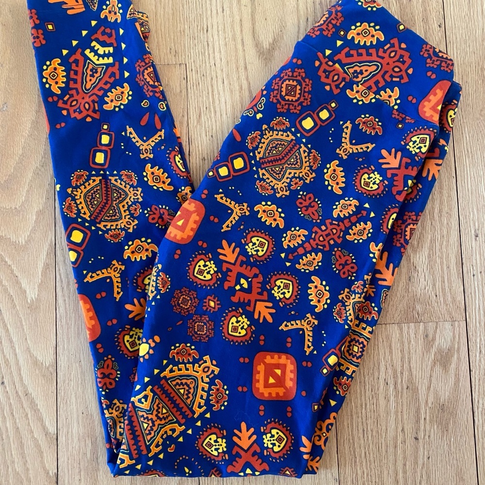LuLaRoe OS Navy Blue Paisley Leggings